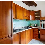 Laura - Elegant Sea View Retreat Вилла
