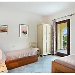 Laura - Elegant Sea View Retreat Вилла