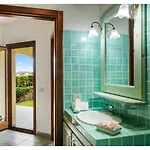 Laura - Elegant Sea View Retreat Вилла