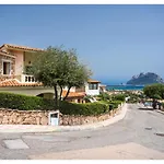 Вилла Laura - Elegant Sea View Retreat