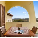Вилла Laura - Elegant Sea View Retreat *