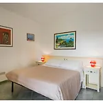 Laura - Elegant Sea View Retreat Вилла Порто-Сан-Паоло