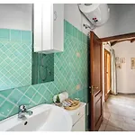 Laura - Elegant Sea View Retreat Порто-Сан-Паоло