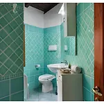 Laura - Elegant Sea View Retreat Вилла