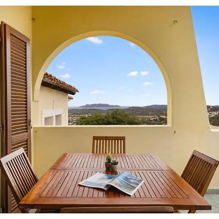 Villa Laura - Elegant Sea View Retreat *