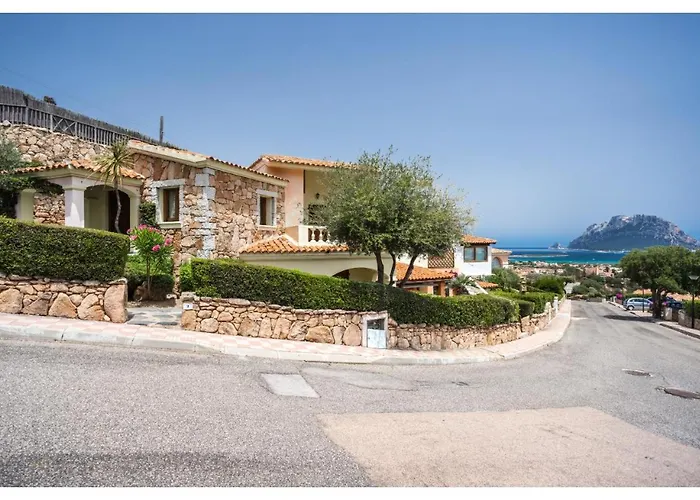 Laura - Elegant Sea View Retreat Villa