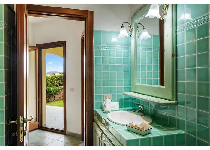 Laura - Elegant Sea View Retreat Villa