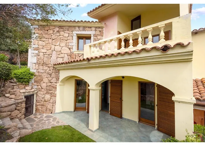Laura - Elegant Sea View Retreat * Porto San Paolo (Sardinia)