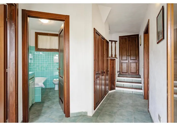 Villa Laura - Elegant Sea View Retreat *